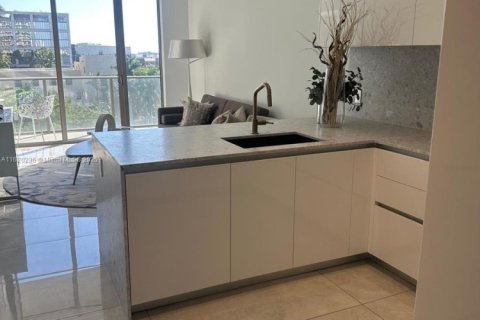 Condo in Miami, Florida, 1 bedroom  № 1269018 - photo 4