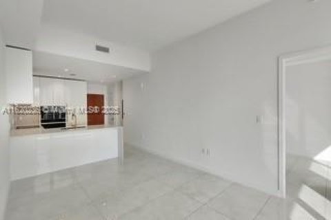 Condo in Miami, Florida, 1 bedroom  № 1269018 - photo 11
