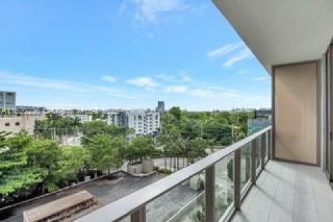 Condo in Miami, Florida, 1 bedroom  № 1269018 - photo 2