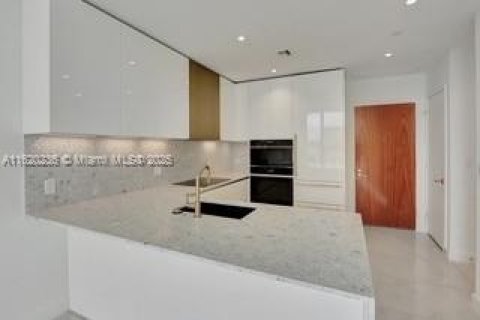 Condo in Miami, Florida, 1 bedroom  № 1269018 - photo 6