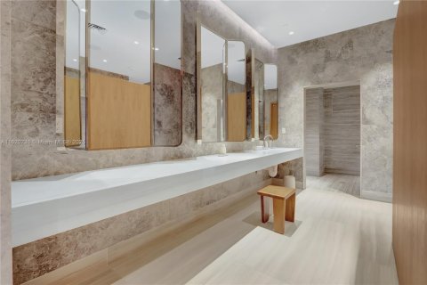 Condo in Miami, Florida, 1 bedroom  № 1269018 - photo 27