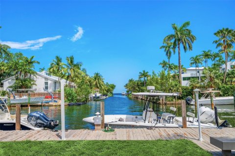 Купить виллу или дом в Майами, Флорида 4 спальни, 273.6м2, № 1818393 - фото 27