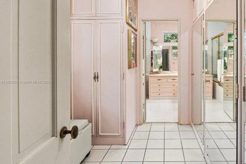 Купить виллу или дом в Майами, Флорида 4 спальни, 273.6м2, № 1818393 - фото 20