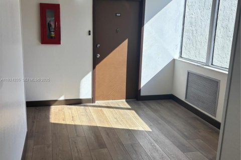 Copropriété à vendre à Miami, Floride: 3 chambres, 112.04 m2 № 2082894 - photo 19