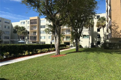 Copropriété à vendre à Miami, Floride: 3 chambres, 112.04 m2 № 2082894 - photo 29