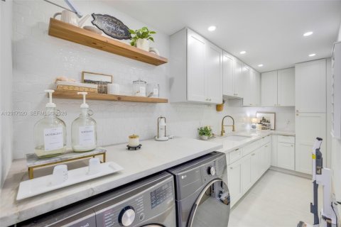 Купить виллу или дом в Майами, Флорида 4 спальни, 294.5м2, № 2085361 - фото 25