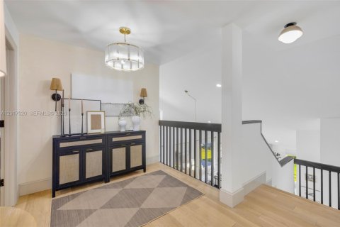 Купить виллу или дом в Майами, Флорида 4 спальни, 294.5м2, № 2085361 - фото 30