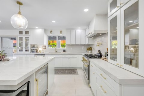 Купить виллу или дом в Майами, Флорида 4 спальни, 294.5м2, № 2085361 - фото 12