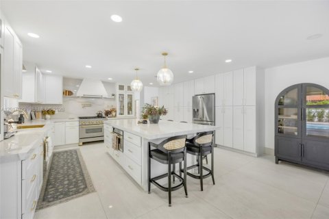 Купить виллу или дом в Майами, Флорида 4 спальни, 294.5м2, № 2085361 - фото 16