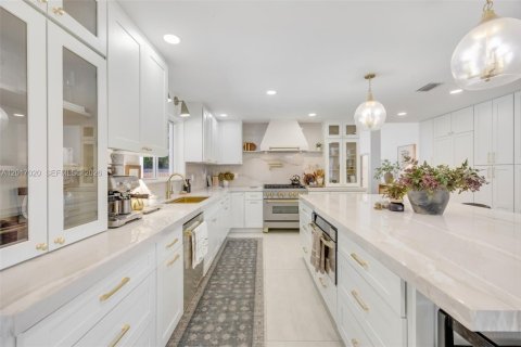 Купить виллу или дом в Майами, Флорида 4 спальни, 294.5м2, № 2085361 - фото 15