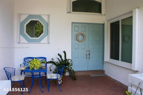 Casa en venta en Palmetto Bay, Florida, 4 dormitorios, 297.94 m2 № 1960227 - foto 8