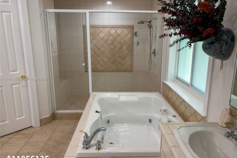 Casa en venta en Palmetto Bay, Florida, 4 dormitorios, 297.94 m2 № 1960227 - foto 20