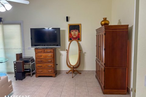 Casa en venta en Palmetto Bay, Florida, 4 dormitorios, 297.94 m2 № 1960227 - foto 15