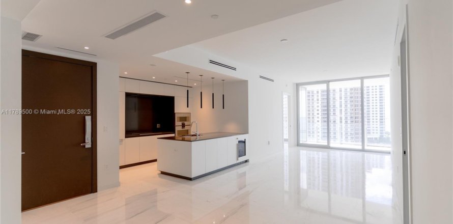Condominio en Miami, Florida, 2 dormitorios № 1652602