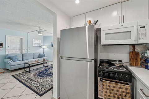 Купить кондоминиум в Дирфилд-Бич, Флорида 1 спальня, 69.68м2, № 1699155 - фото 12