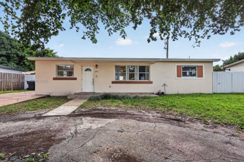 Villa ou maison à Hollywood, Floride 3 chambres, 123.75 m2 № 2414618