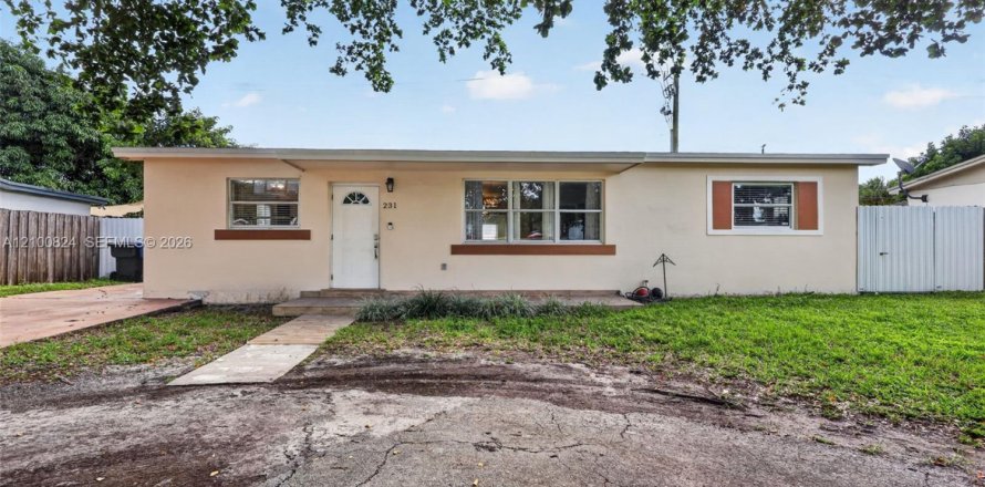 Villa ou maison à Hollywood, Floride 3 chambres, 123.75 m2 № 2414618