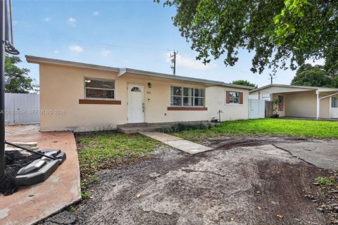 Villa ou maison à vendre à Hollywood, Floride: 3 chambres, 123.75 m2 № 2414618 - photo 3