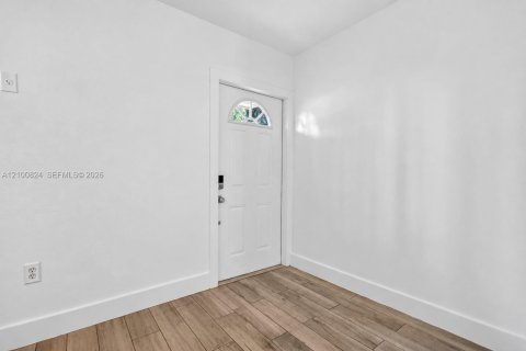 Villa ou maison à vendre à Hollywood, Floride: 3 chambres, 123.75 m2 № 2414618 - photo 7