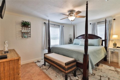 House in New Smyrna Beach, Florida 3 bedrooms, 144.74 sq.m. № 2214317 - photo 18