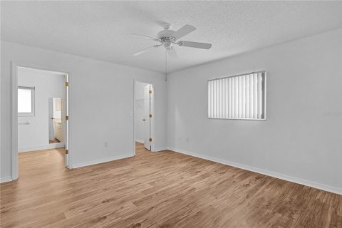 House in Summerfield, Florida 3 bedrooms, 155.8 sq.m. № 1665991 - photo 13