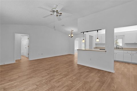 House in Summerfield, Florida 3 bedrooms, 155.8 sq.m. № 1665991 - photo 11