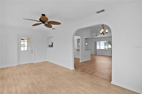 House in Summerfield, Florida 3 bedrooms, 155.8 sq.m. № 1665991 - photo 19