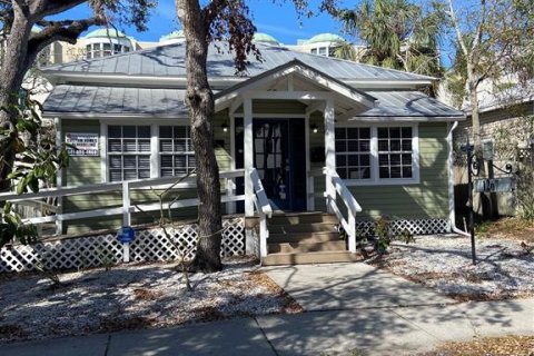 Propiedad comercial en alquiler en Sarasota, Florida, 141.68 m2 № 1552737 - foto 1