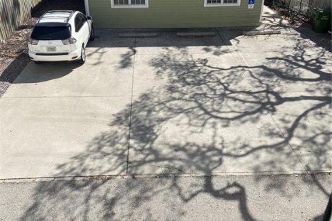 Propiedad comercial en alquiler en Sarasota, Florida, 141.68 m2 № 1552737 - foto 4