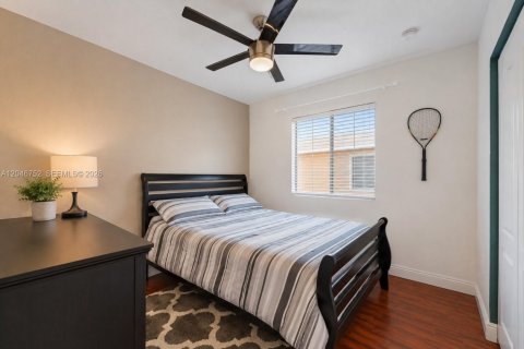 Condominio en venta en Hialeah, Florida, 3 dormitorios, 114.27 m2 № 2168075 - foto 17