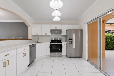 Condominio en venta en Hialeah, Florida, 3 dormitorios, 114.27 m2 № 2168075 - foto 7