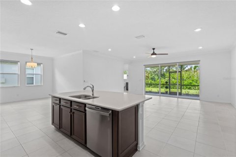 House in Bradenton, Florida 4 bedrooms, 261.15 sq.m. № 1774918 - photo 13