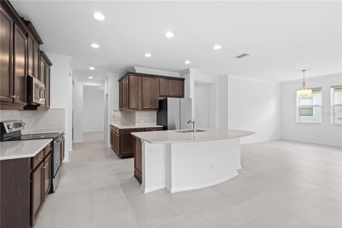 House in Bradenton, Florida 4 bedrooms, 261.15 sq.m. № 1774918 - photo 7
