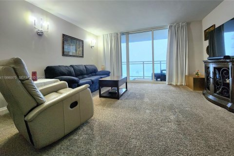 Condo in Hallandale Beach, Florida, 1 bedroom  № 2059463 - photo 8