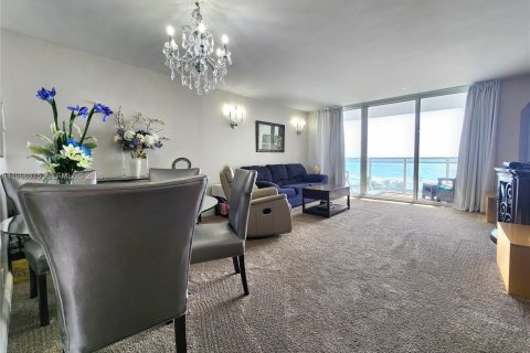 Condo in Hallandale Beach, Florida, 1 bedroom  № 2059463 - photo 5