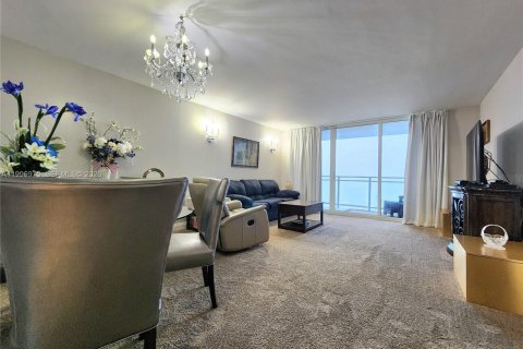 Condo in Hallandale Beach, Florida, 1 bedroom  № 2059463 - photo 7