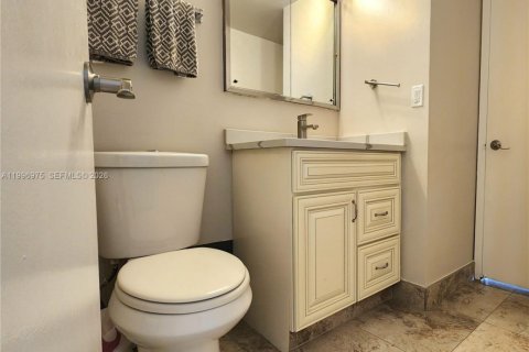 Condo in Hallandale Beach, Florida, 1 bedroom  № 2059463 - photo 19