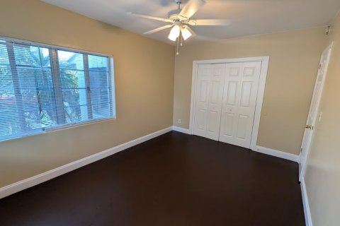 Touwnhouse à louer à West Palm Beach, Floride: 1 chambre, 43.48 m2 № 2415791 - photo 2