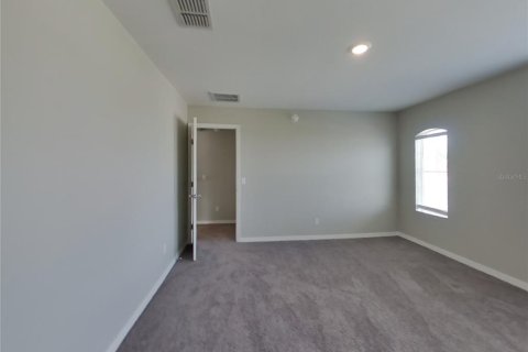 Villa ou maison à louer à Winter Haven, Floride: 4 chambres, 262.82 m2 № 1914554 - photo 8