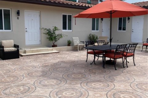 Propiedad comercial en alquiler en Hollywood, Florida, 41.81 m2 № 1992048 - foto 9