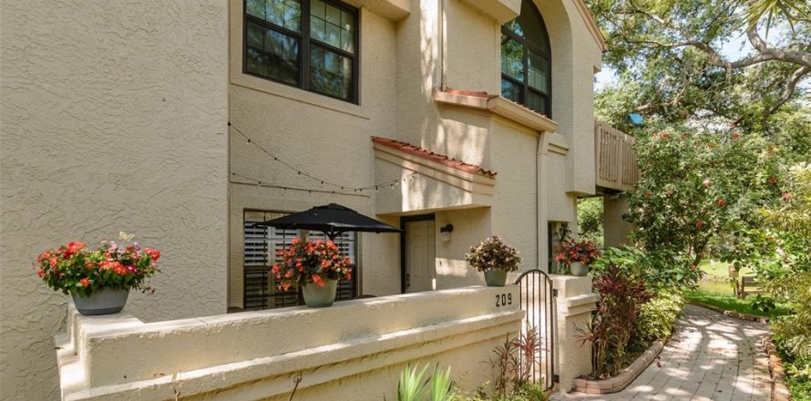 Condominio en Safety Harbor, Florida, 2 dormitorios  № 2148164