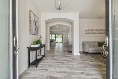 House in CONNERTON

 in Land O' Lakes, Florida 5 bedrooms, 329.62 sq.m. № 1773635 - photo 5