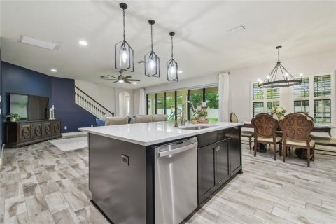 House in CONNERTON

 in Land O' Lakes, Florida 5 bedrooms, 329.62 sq.m. № 1773635 - photo 13