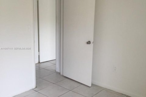 Townhouse in Miami, Florida 3 bedrooms, 100.61 sq.m. № 2003263 - photo 12
