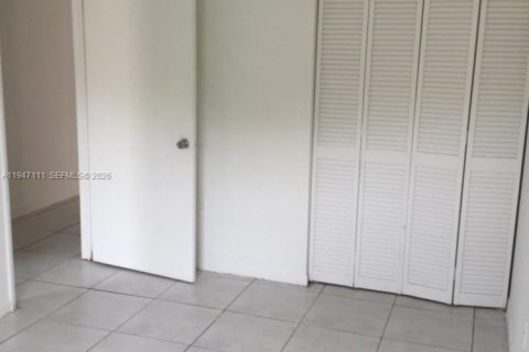 Townhouse in Miami, Florida 3 bedrooms, 100.61 sq.m. № 2003263 - photo 10