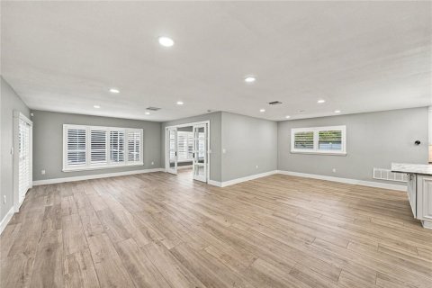 Casa en venta en Tampa, Florida, 3 dormitorios, 189.71 m2 № 2377603 - foto 8