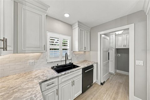 Casa en venta en Tampa, Florida, 3 dormitorios, 189.71 m2 № 2377603 - foto 22