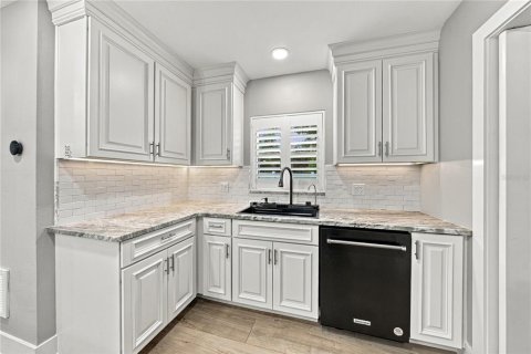 Casa en venta en Tampa, Florida, 3 dormitorios, 189.71 m2 № 2377603 - foto 19