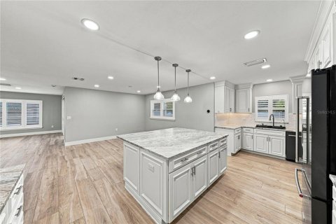 Casa en venta en Tampa, Florida, 3 dormitorios, 189.71 m2 № 2377603 - foto 16