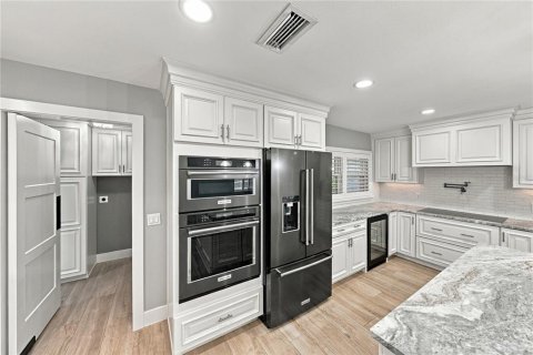 Casa en venta en Tampa, Florida, 3 dormitorios, 189.71 m2 № 2377603 - foto 21